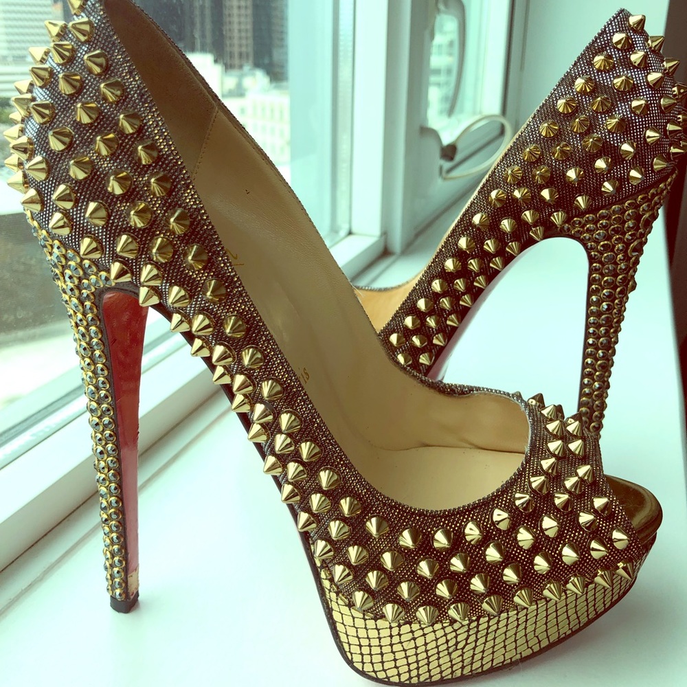 Authentic Hematite Strass CLs Size 38